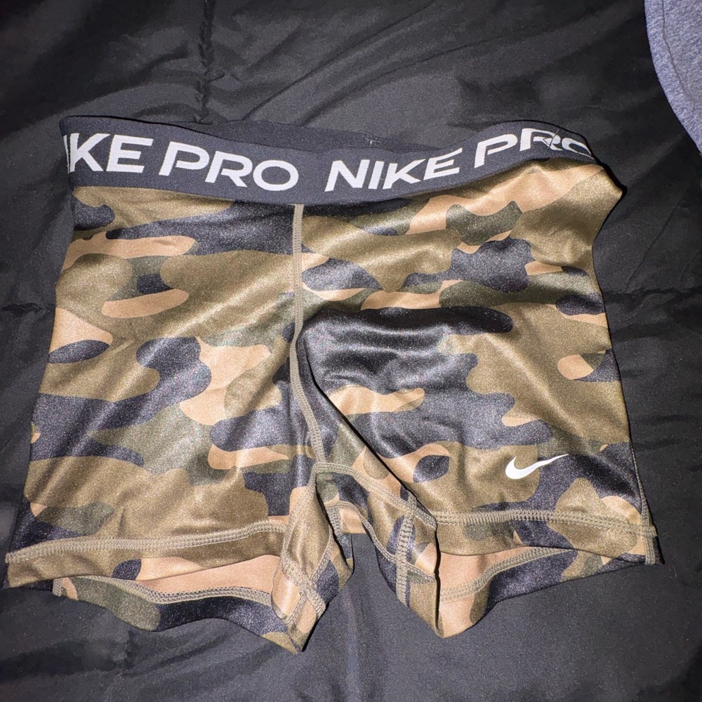 Nike Pro Camo Compression Shorts in Black and Brown
